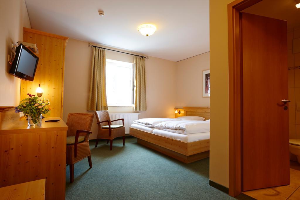 Hotel Eberl Hattenhofen  Esterno foto